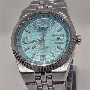 Home ساعة مينا قرص العسل رجالية باللون الأزرق الفاتح وسوار معدني.