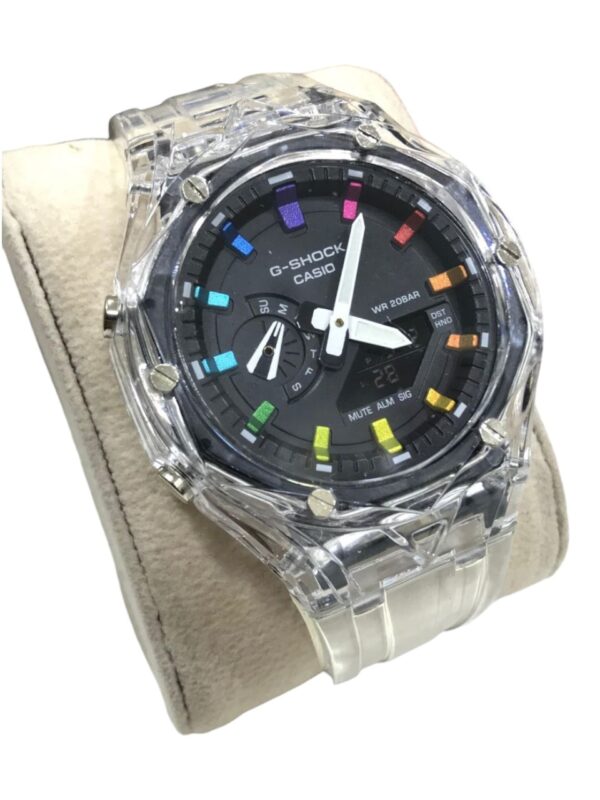 ساعة G-SHOCK CasiOak المعدلة: إطار كريستالي شفاف ومينا ثلاثي الأبعاد بألوان الطيف - Image 3